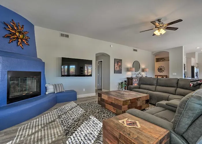 Hot Tub, Game Room! North Desert Gem *