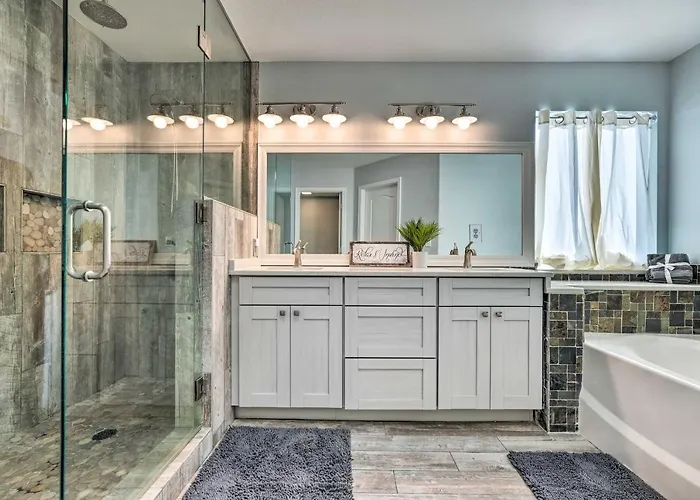 Hot Tub, Game Room! North Desert Gem Holiday home