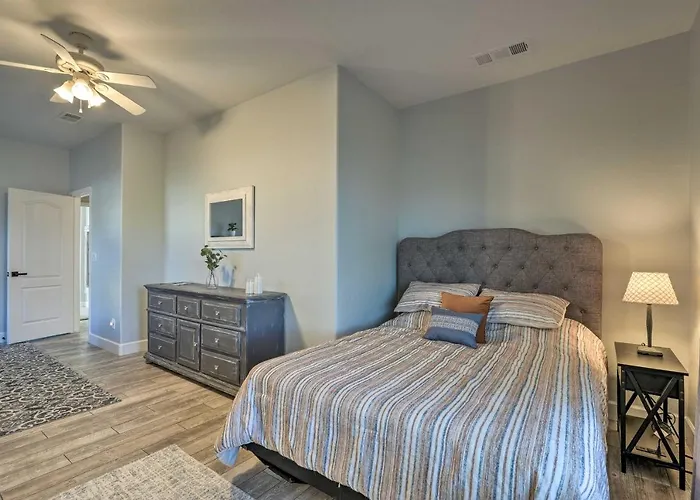 Hot Tub, Game Room! North Desert Gem * Phoenix