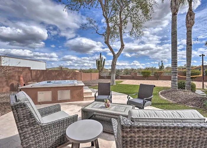 Hot Tub, Game Room! North Desert Gem Holiday home *